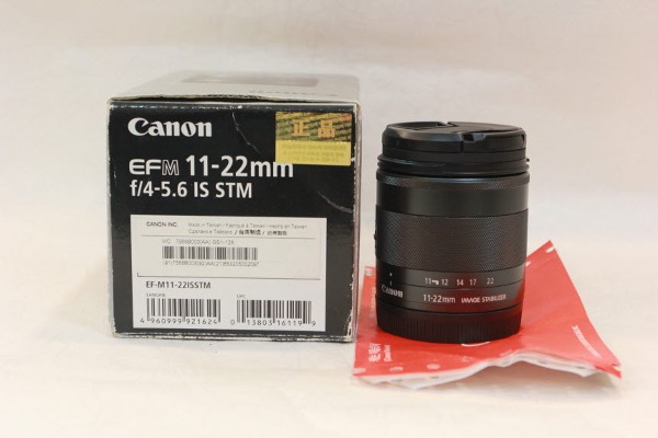 [중고] 캐논 정품 EF-M 11-22mm IS STM 보증서 설명서 박스 호환앞캡 뒤캡 2번째 사진 보시명 미세한 흠 있서면 작동기능 이상 없습니다